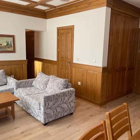 Pirin Golf & Two-bedroom Razlog
