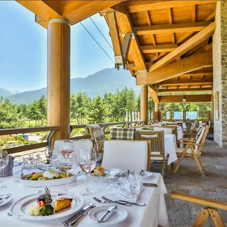 アパート Pirin Golf & Two-bedroom ラズロク